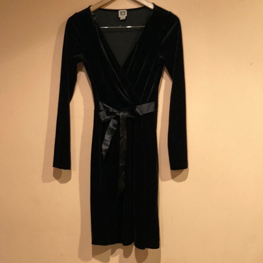 V neck holiday dress